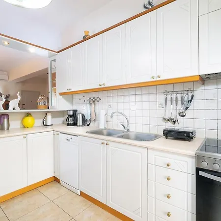 Apartment Port